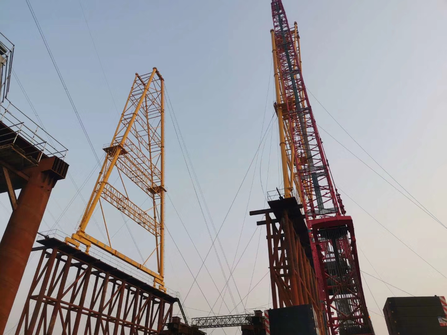 中交二公局濟南跨黃河橋項目，MG120噸-36米跨-54米高龍門吊，