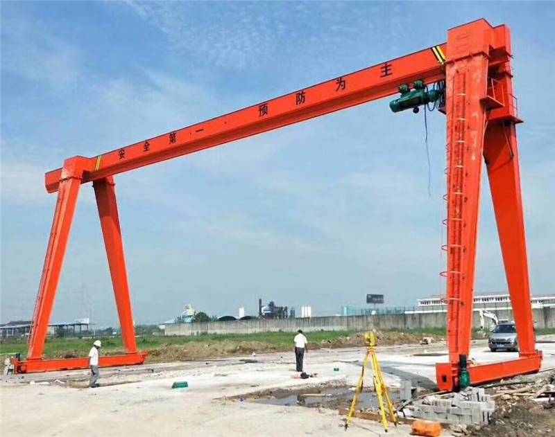 龍門(mén)吊出租之龍門(mén)吊起吊前的安檢工作