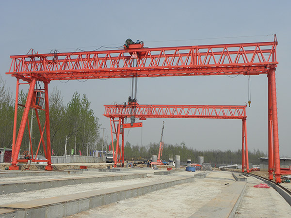 龍門吊軌道發(fā)生裂紋的原因是什么?那我們?cè)撛趺唇鉀Q維護(hù)？