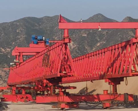 GYLQ200T-40M自平衡過跨架橋機(jī)在使用時有哪些優(yōu)點(diǎn)呢?